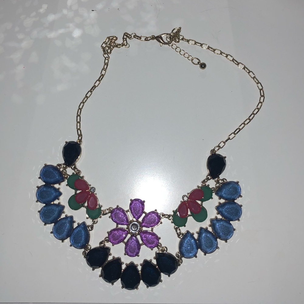 Statement necklace